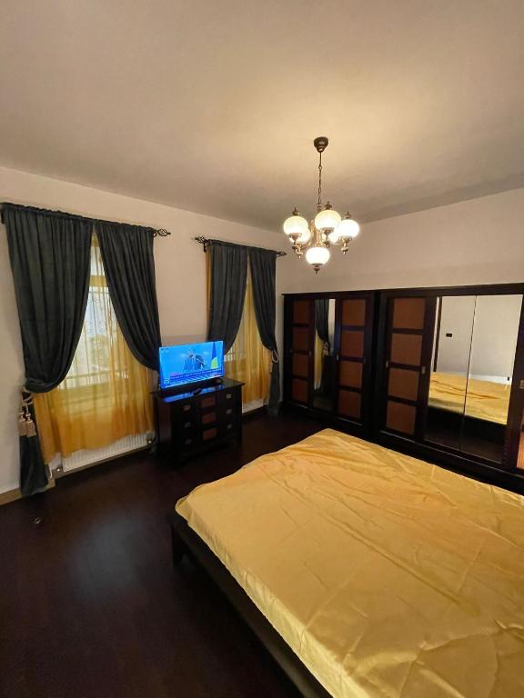 Ricky Apartment room 6