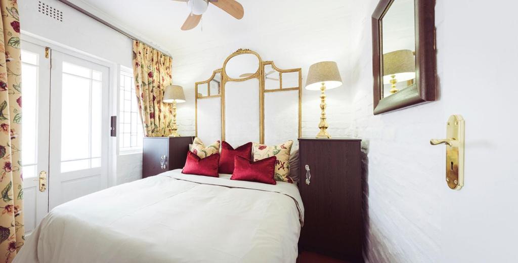 Ridgeworth Cottage room 2