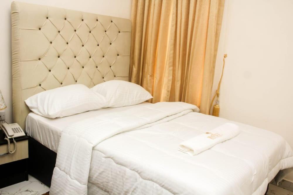 Rivera Hotel and Suite room 5