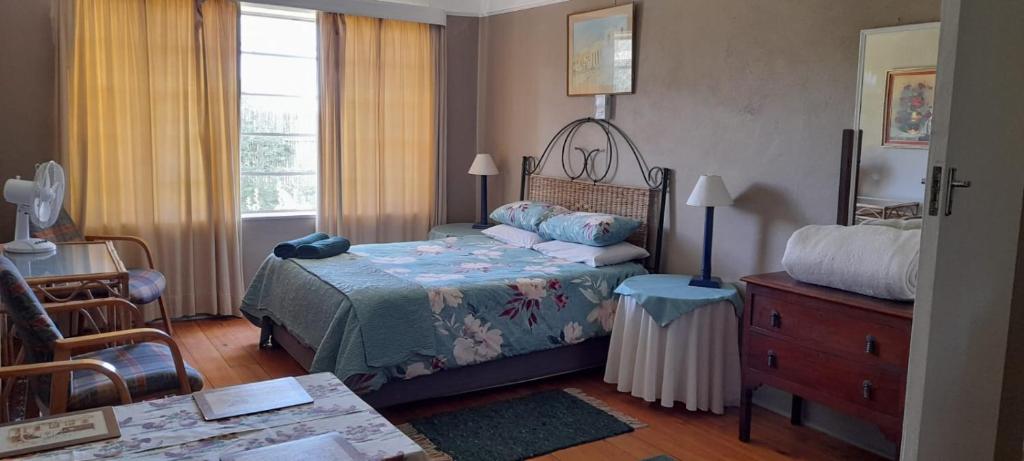 Rufpatch Smithfield aka Migdal Oz room 1