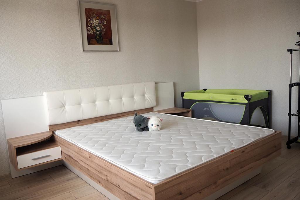R un S apartment room 3