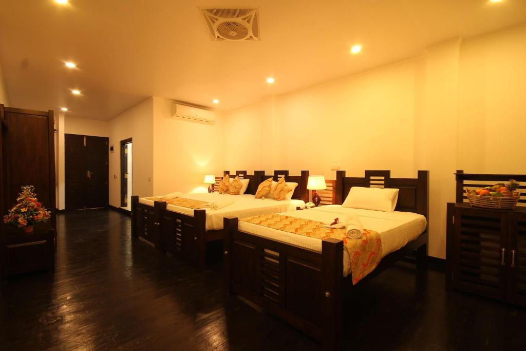 Saffron Hotel room 1