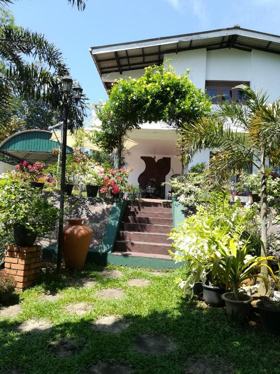 Samanala Garden Holiday Home room 1