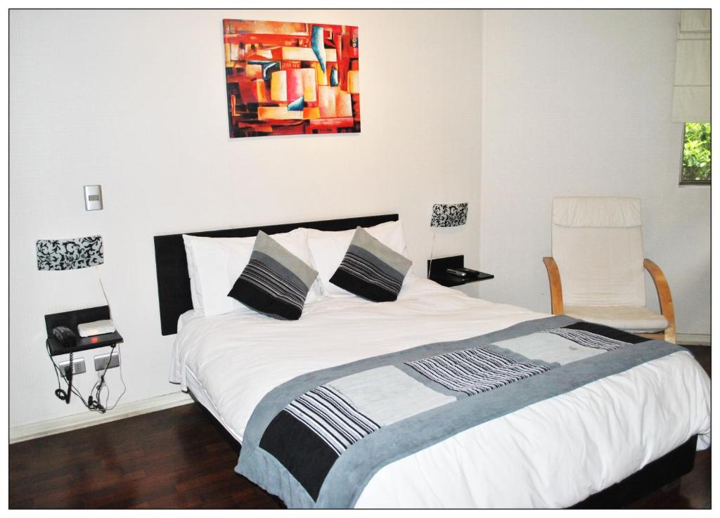 Santiago Suite Apartment room 3