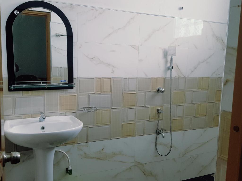 Sayura Beach Hotel room 3