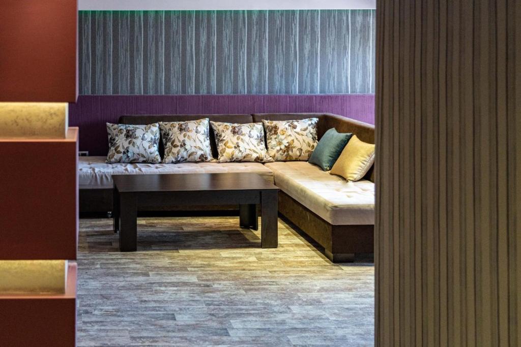 Sea Breeze Apartment room 2