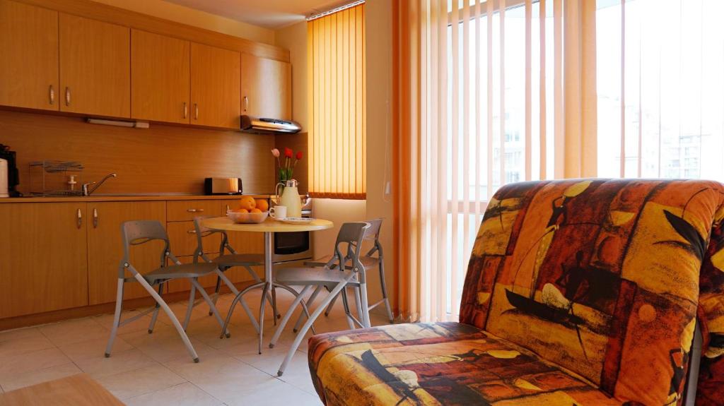 Sea Gate Apartment room 3
