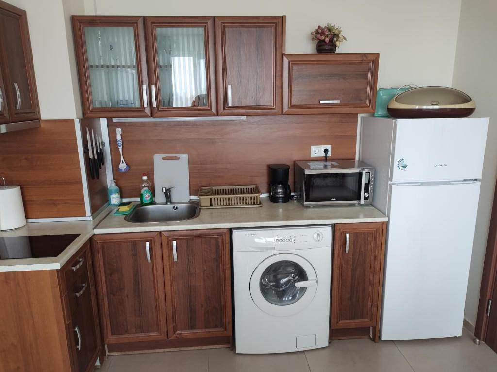 Sea Point Apartments room 3
