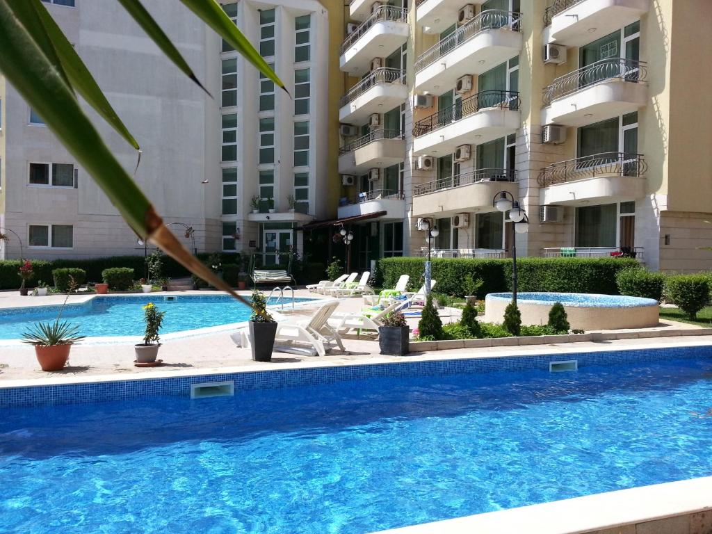 Sea Regal Apartment room 2
