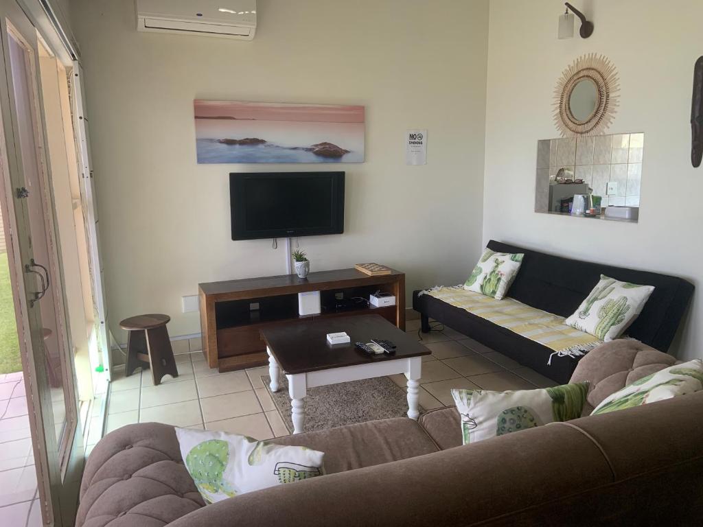 Seaview On Shelly room 5