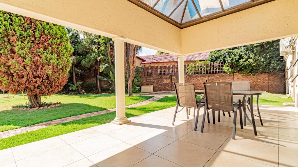 See You There Accommodation 1 room 2