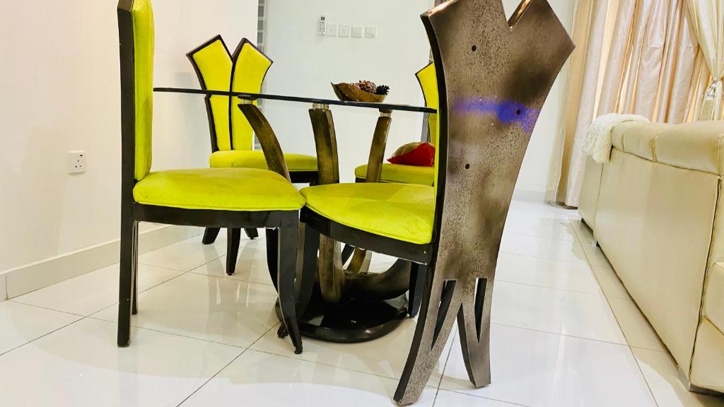 Shortlethomes room 1