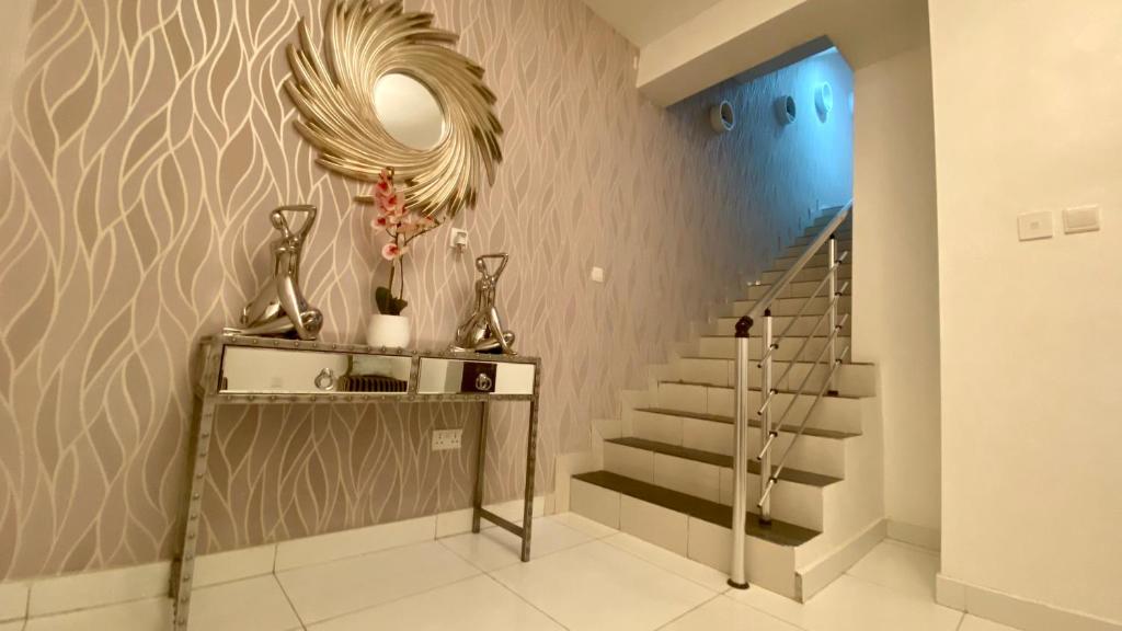 Shortlethomes room 3