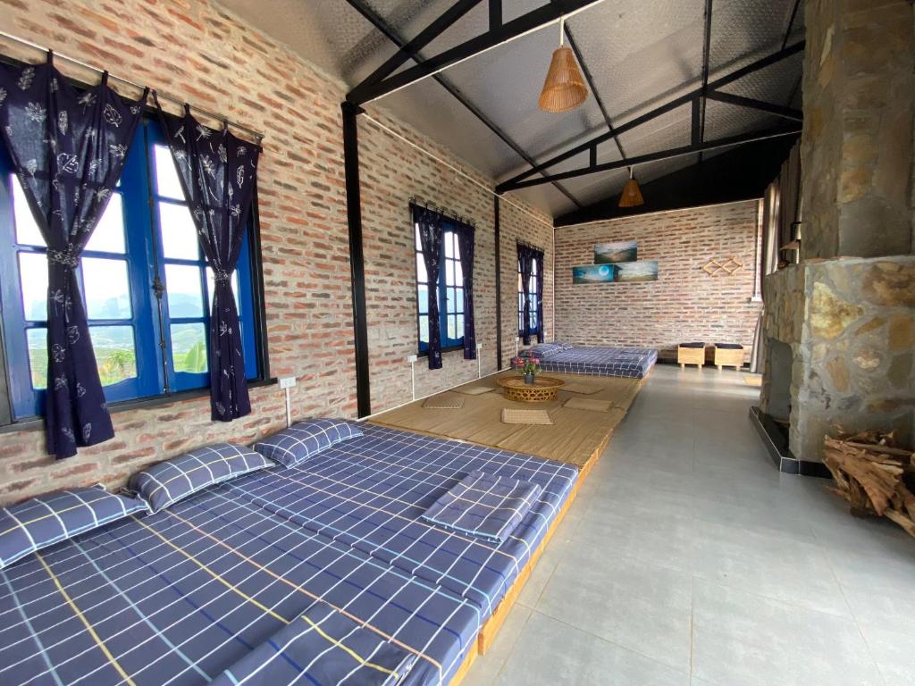 Skyline Farm room 5