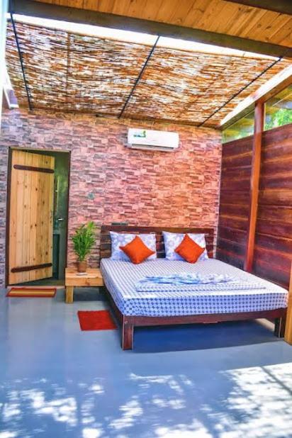 Southern Edge room 5