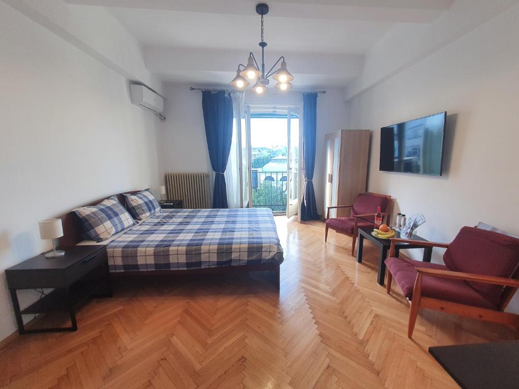 Studio with city view room 1