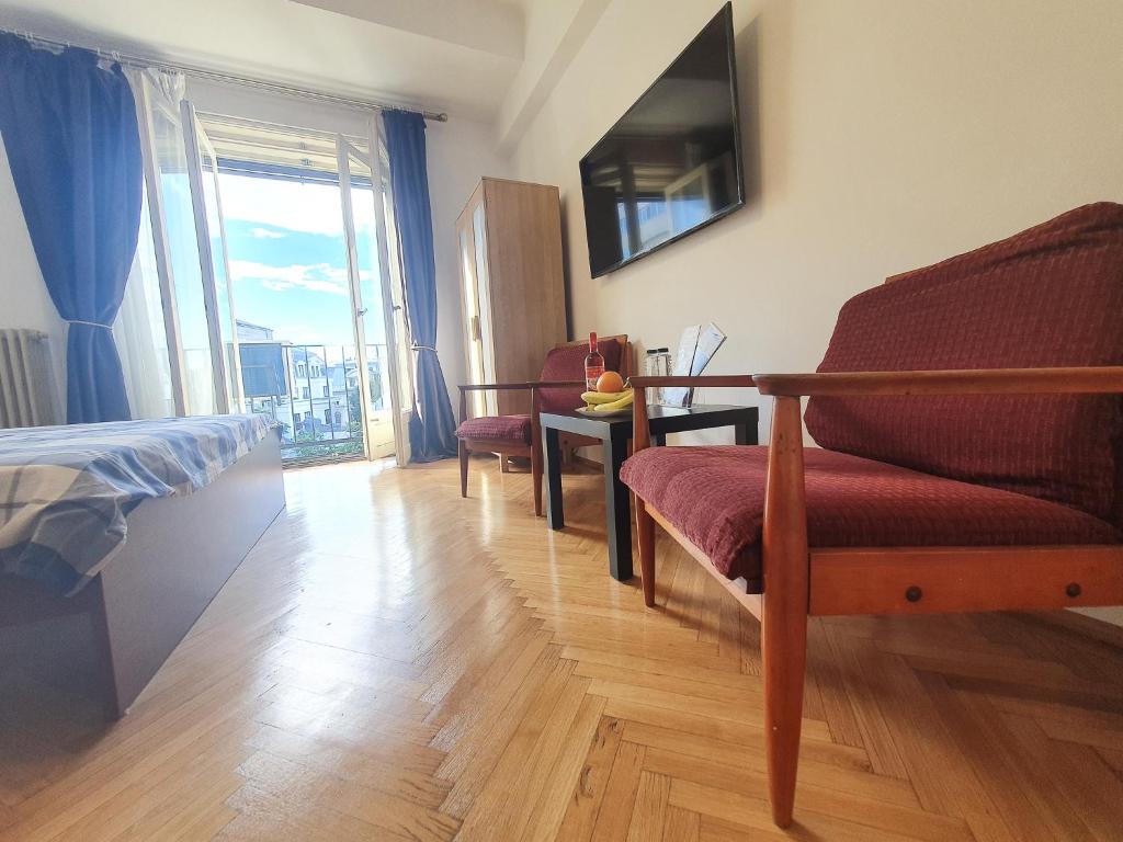 Studio with city view room 5