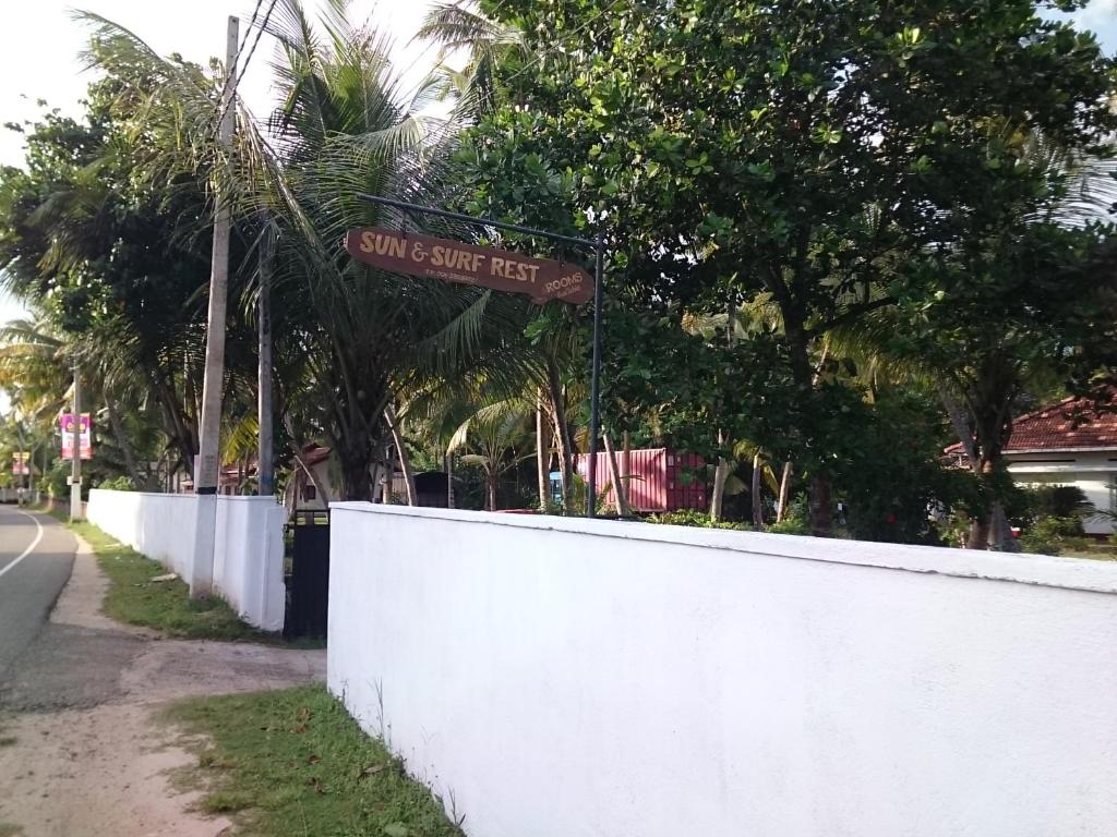 Sun and Surf Rest room 4