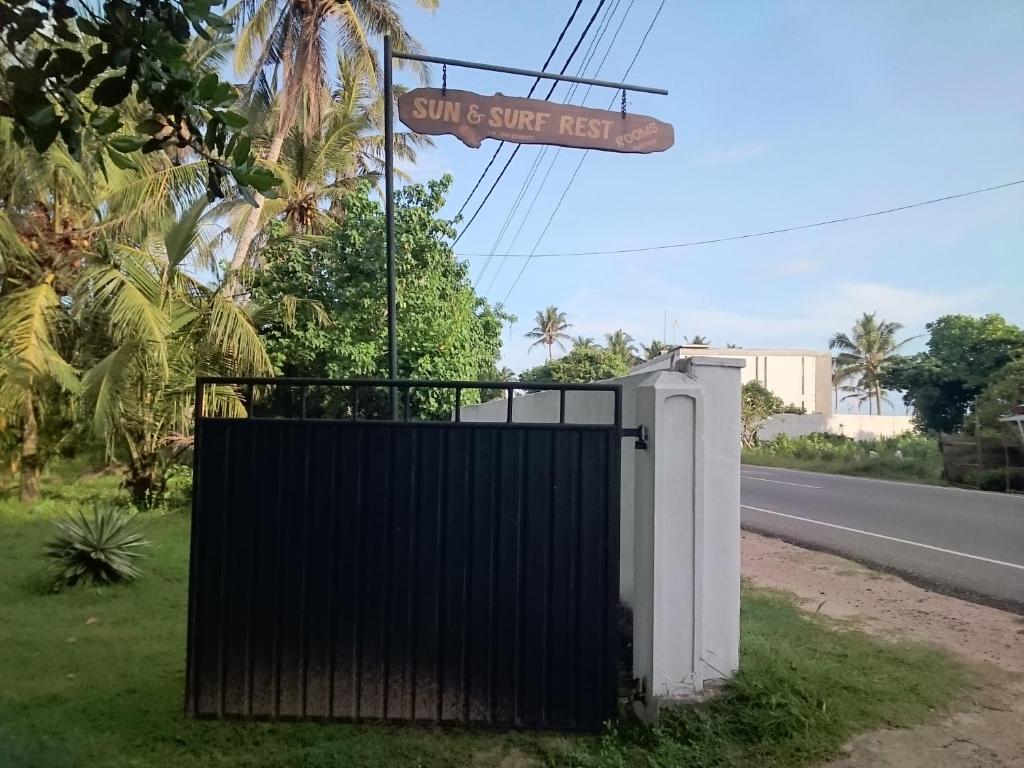 Sun and Surf Rest room 5