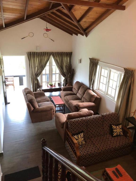 Sunlanka Holiday Bungalow room 2