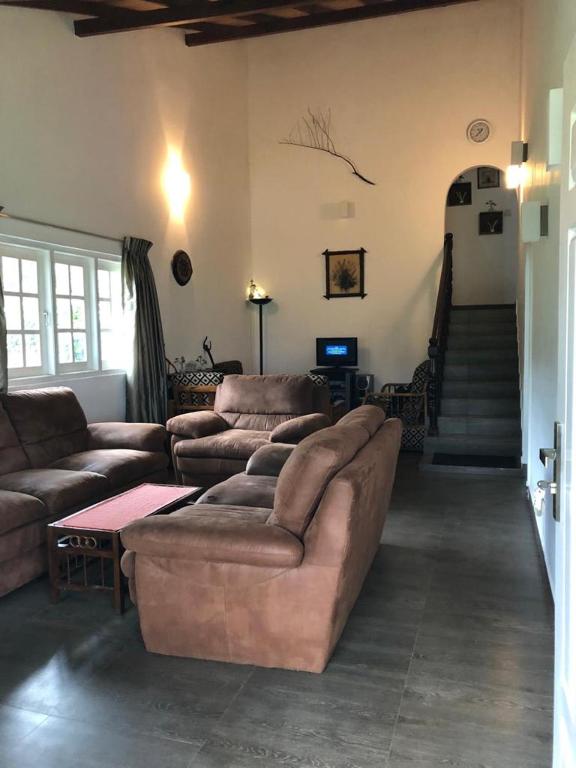 Sunlanka Holiday Bungalow room 3