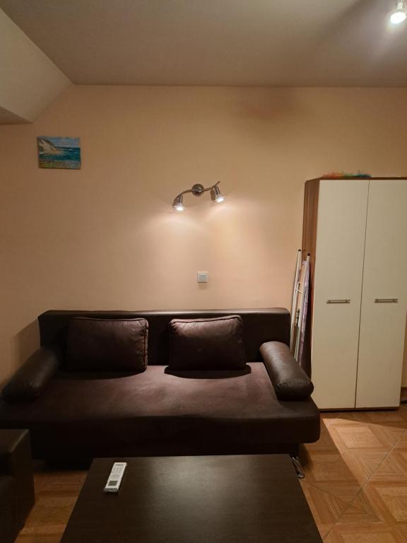 Sunny Apartment room 1