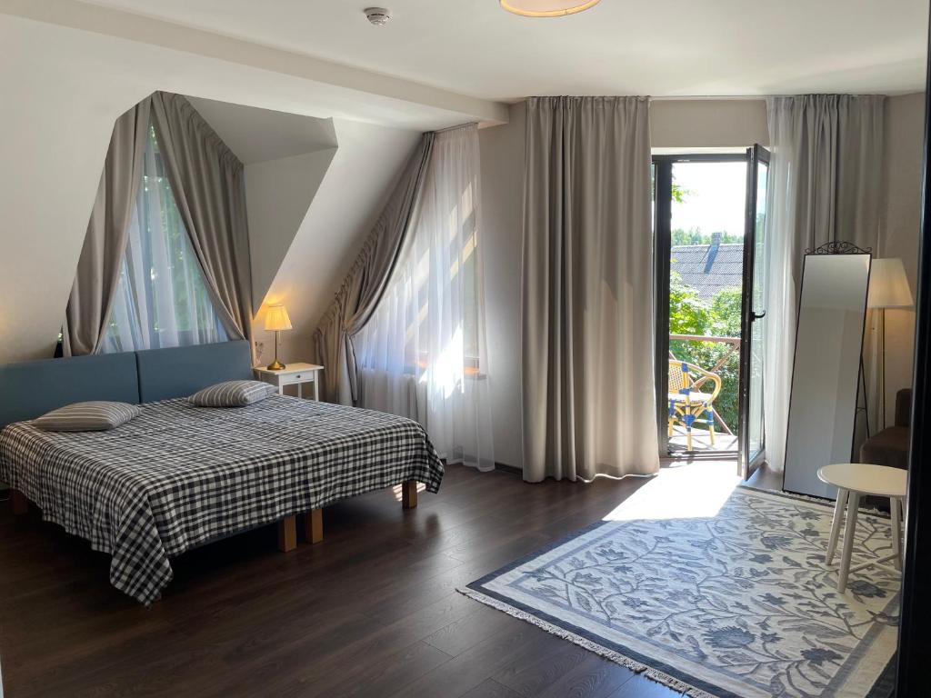 Sunrise Beach Villa room 3