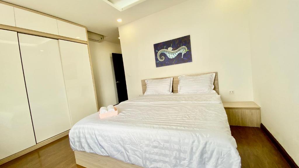 Sunrise City Apt room 5