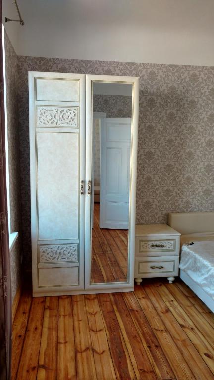 Sunshine Apartment room 5