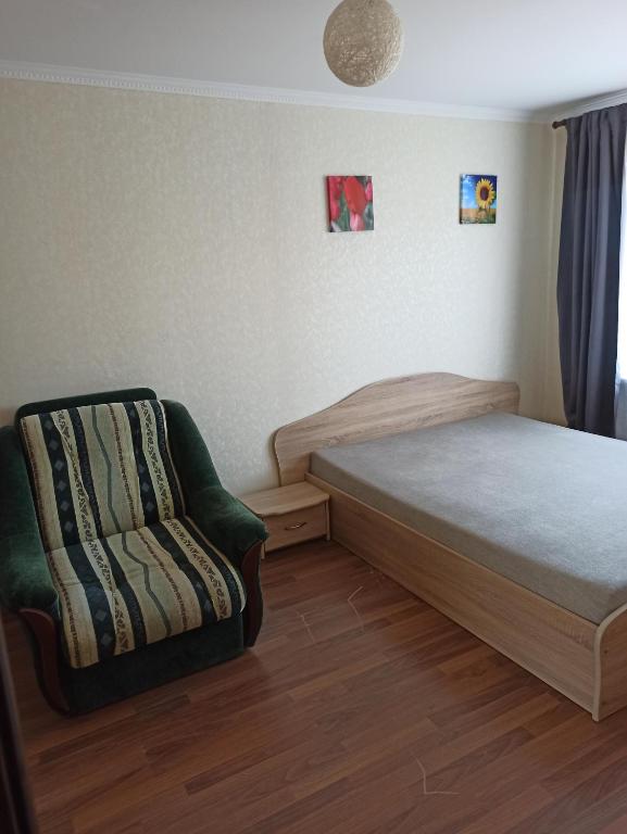 Sunshine Apartments room 4