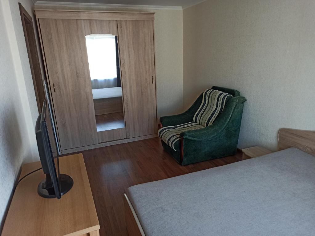 Sunshine Apartments room 5