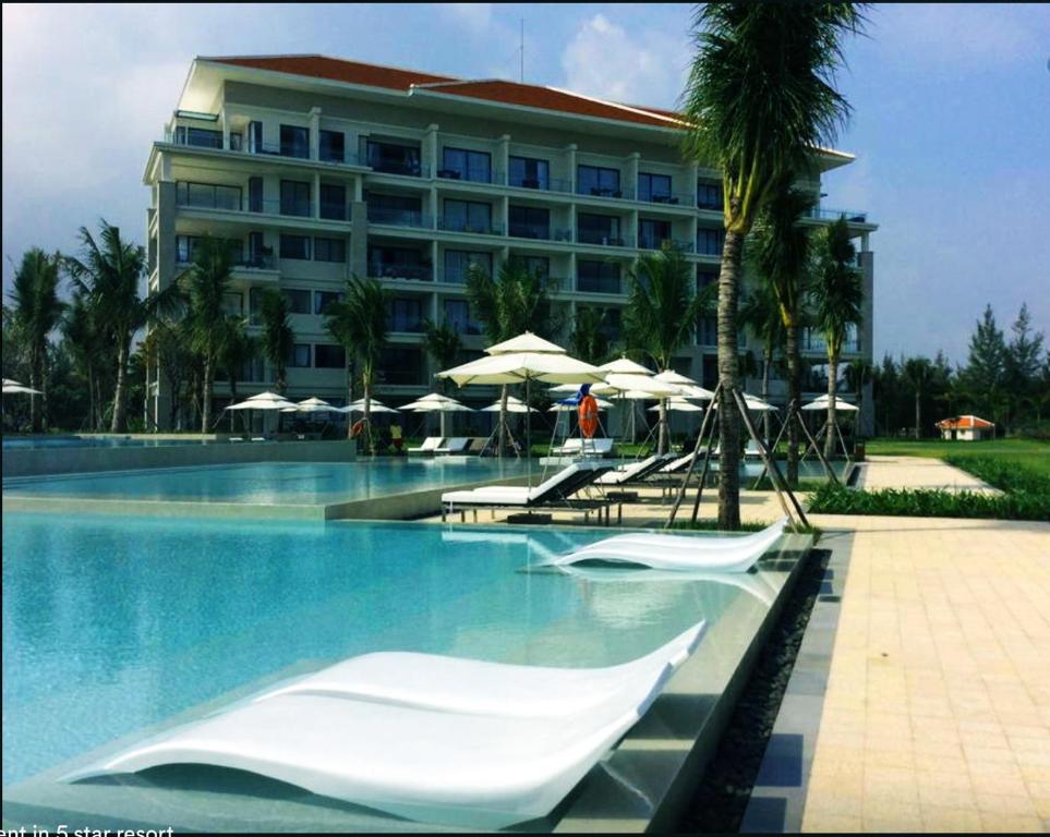 Sunshine Apartment Near The Beach room 5