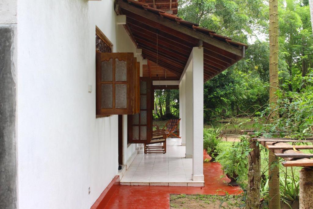 Surf House Gunasewana room 6