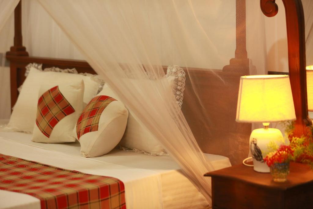 Surf Orchid Villa room 6