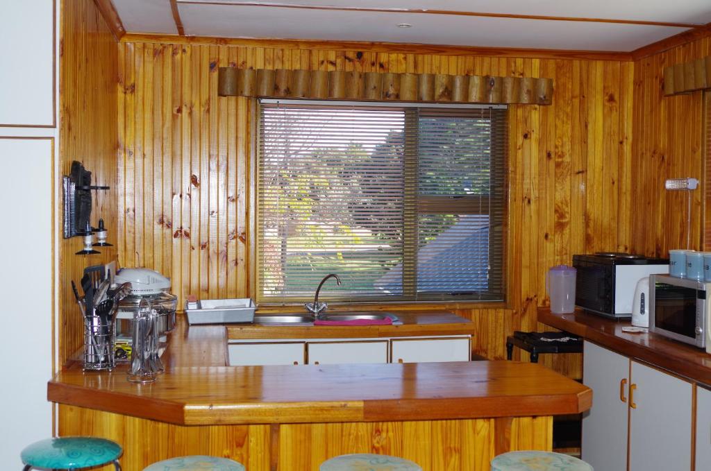 Tertia's Logcabin room 1