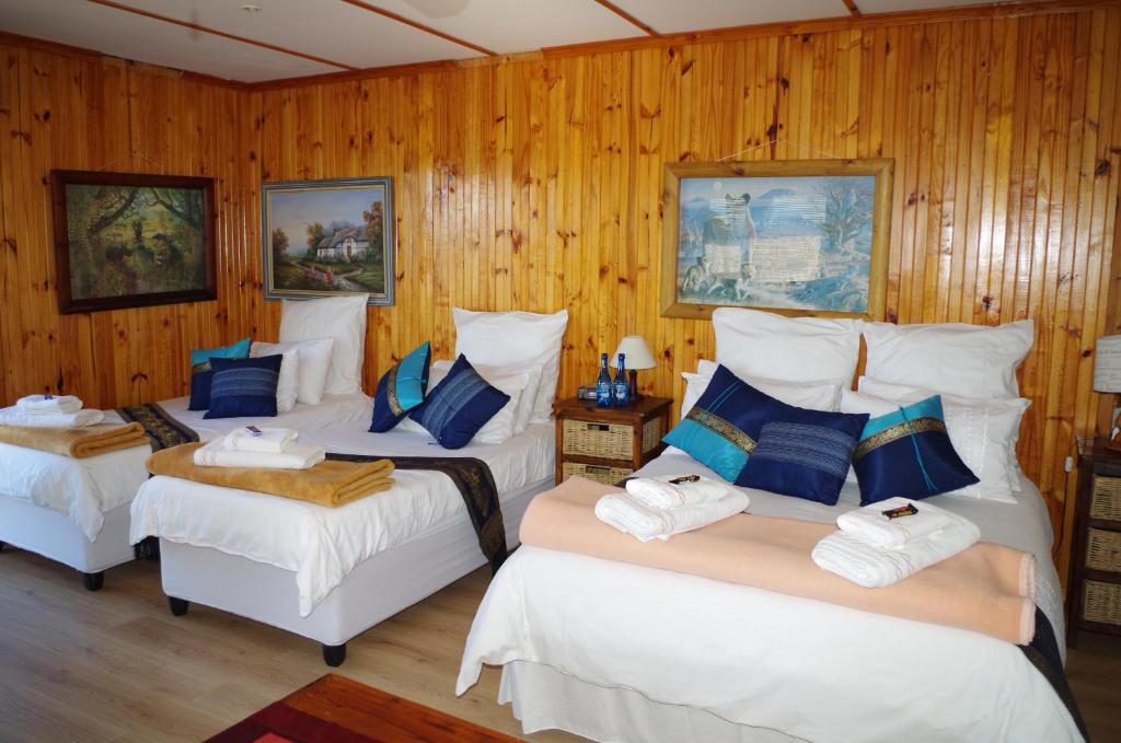 Tertia's Logcabin room 2