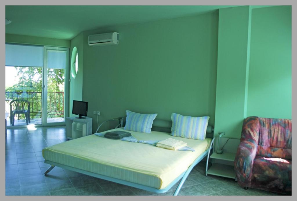 The Colourful Mansion Hotel room 2