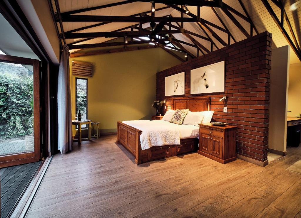 The Cottage Farm room 1