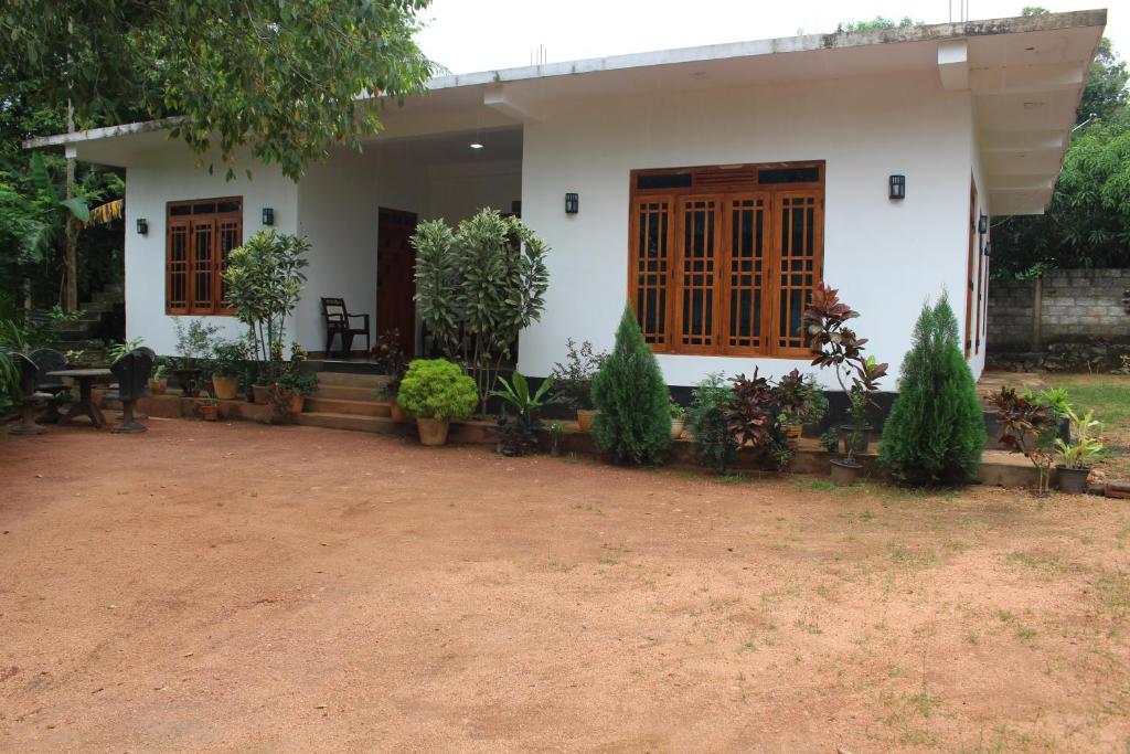 The Lake Tourist Resort room 1