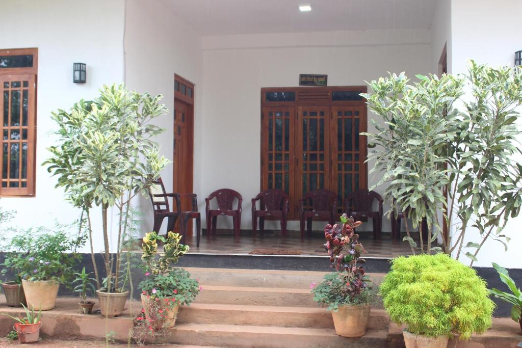 The Lake Tourist Resort room 3