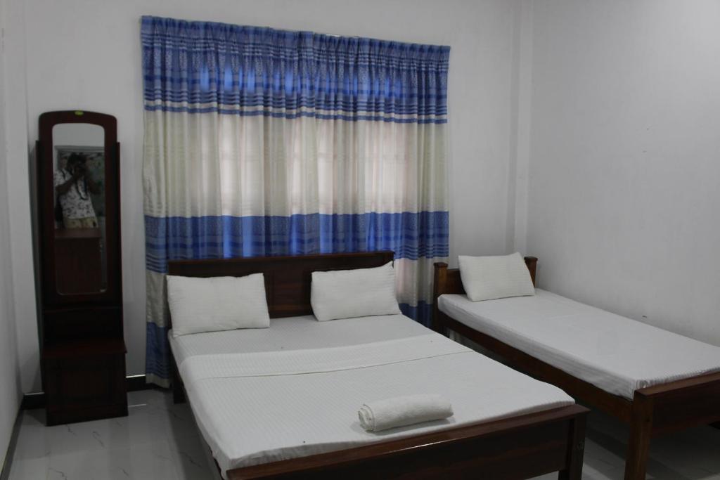 The Lake Tourist Resort room 6