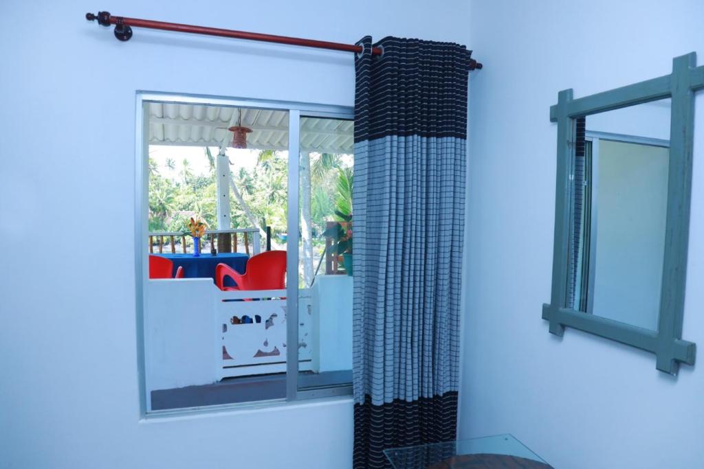 The Mangroves Villa Ahangama room 3