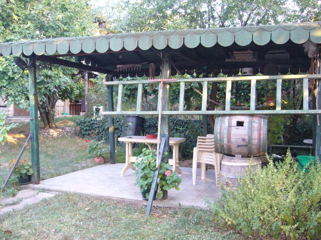 Guest House With The Wooden Plough room 4