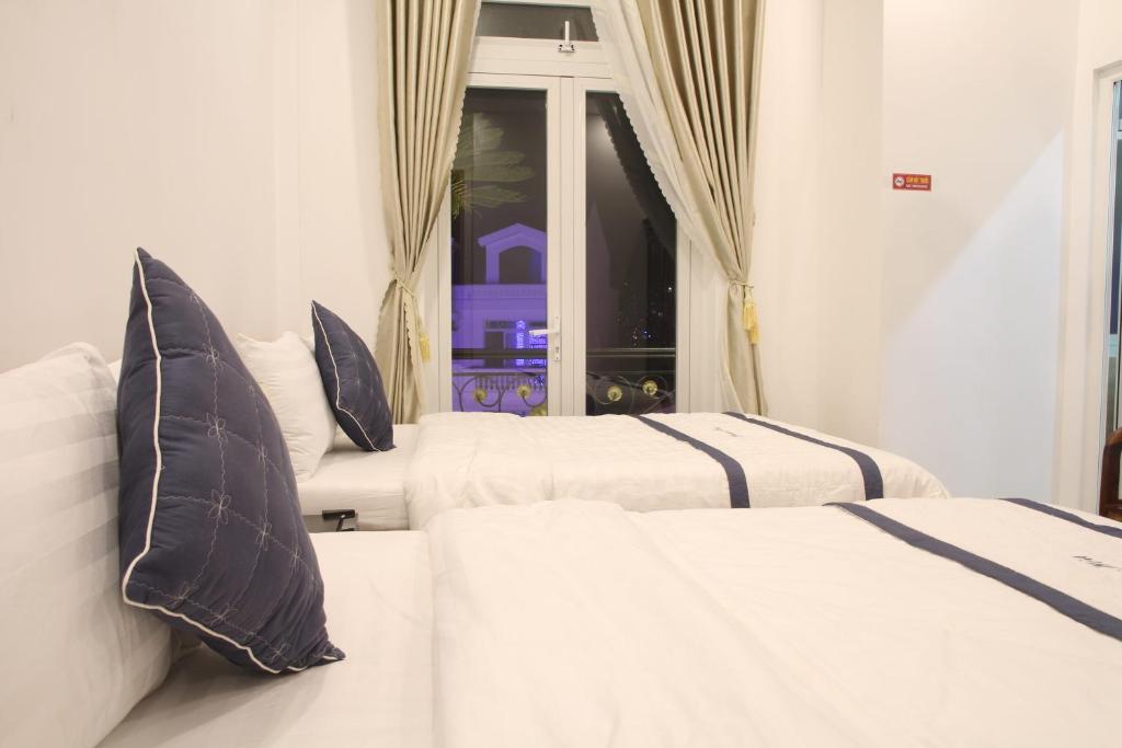 Thuận Hòa Hotel room 4