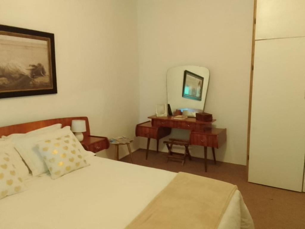 Thys'e Kombuis & Guest House room 1