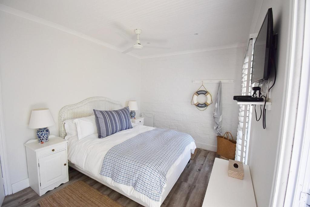 Tides' Song room 4