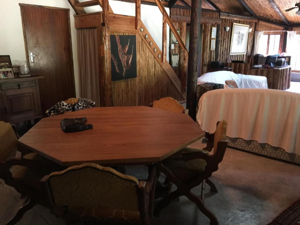 Toad Tree Cabins room 2