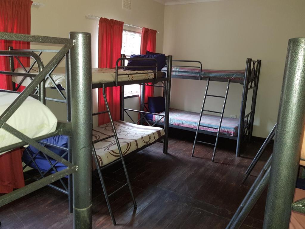 Travel Lodge Sabie room 2