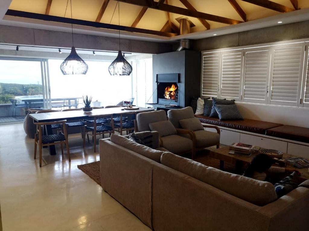 Troon Beach Cottage room 2