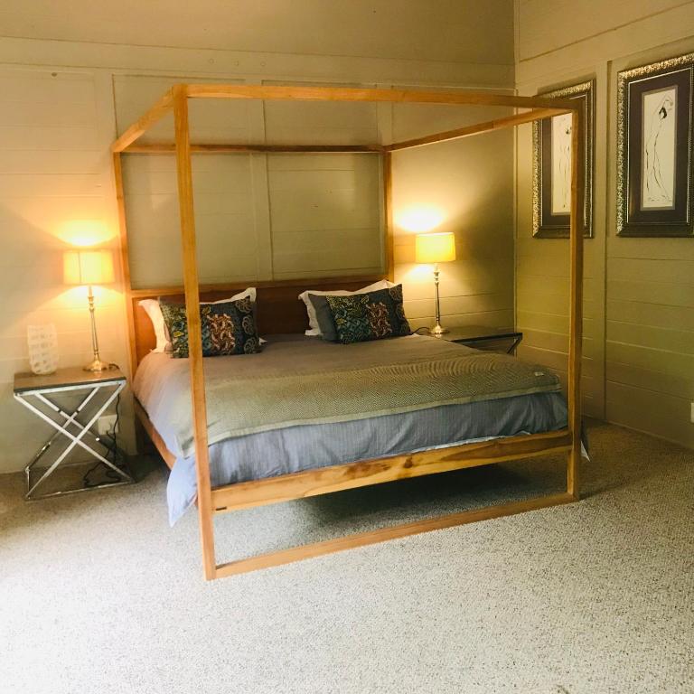 Tunzi room 5